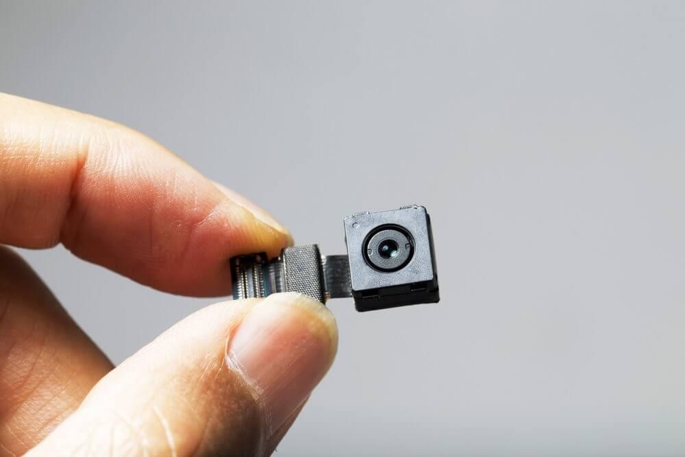 Bỏ túi mẹo phát hiện camera quay lén trong phòng khách sạn