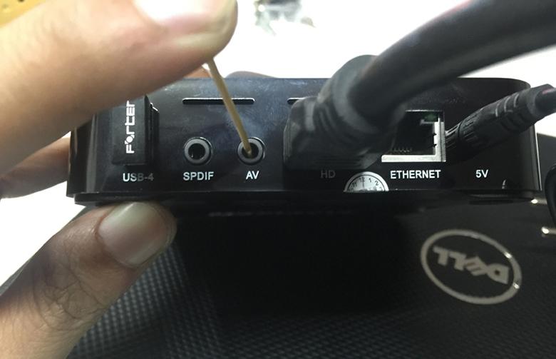 Cách reset Android TV Box bằng nút reset