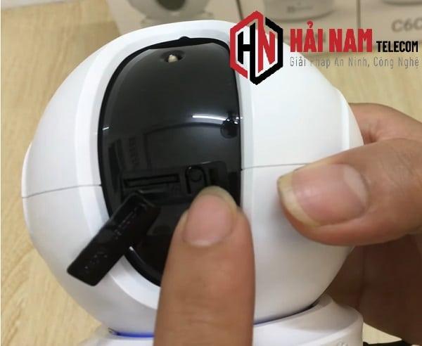 Nhấn nút reset
