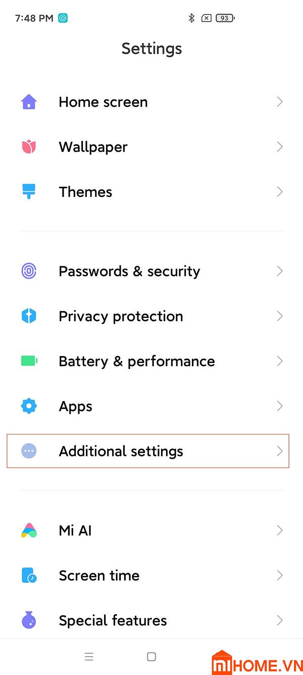 Vào cài đặt trên điện thoại Xiaomi